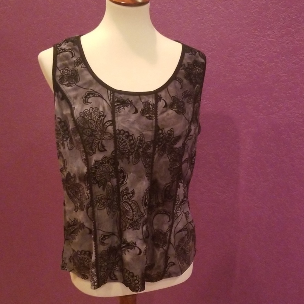 Sleeveless black and gray top